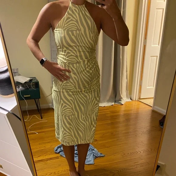 Princess Polly | Dresses | Princess Polly Sona Midi Dress Green Size 6 |  Poshmark